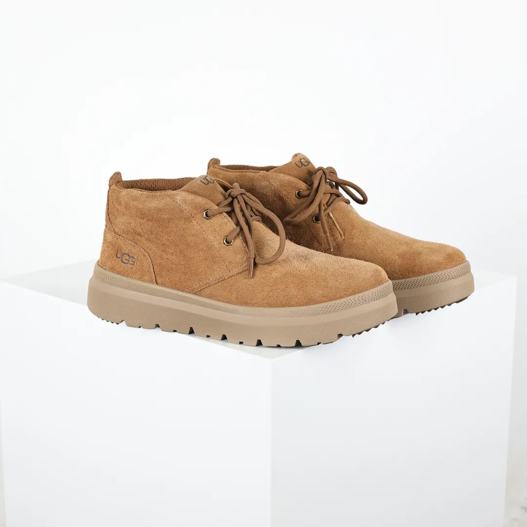 Copywriting price 💰700 Core recommendation Good price UGG sheepskin and fur integrated snow boots men's boots platform foreign trade exclusive UGG Burleigh Chukka men's mid-top snow boots 1151773 Produced by the ten-year-old brand shoemaking foundry production line, paying attention to every detail Longfeng A-grade genuine sheepskin and fur integrated completely following the ZP process. Size: 40 41 42 43 44 45